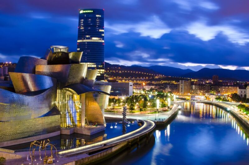 Bilbao: Private Night Walking Tour - Experience Highlights