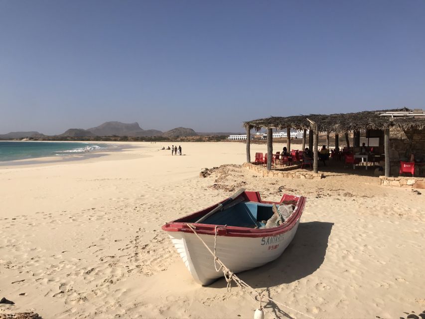 Boa Vista: Lobster Lunch at Santa Monica Beach - Experience Highlights