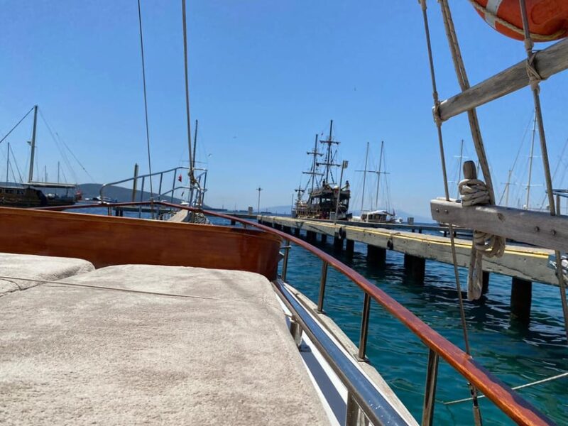 Bodrum: Peninsula Private Boat Tour With Lunch - Experience Highlights