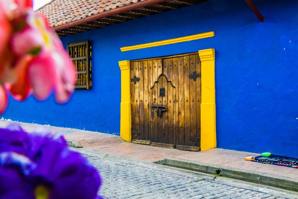 Bogotá: Private Candelaria Walking Tour With Gold Museum - Highlights of the Experience