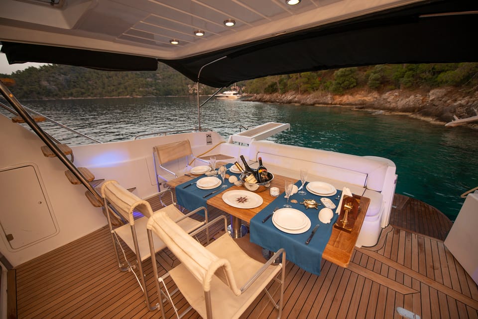 Bosphorus Sunset Cruise With a Luxury Private Yatch - Experience Highlights