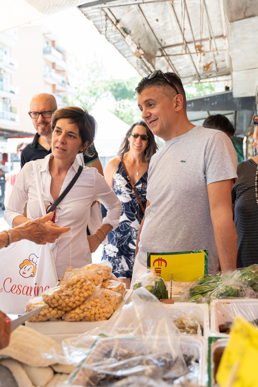 Brindisi: Market, Cooking Demo & Meal at a Locals Home - Exploring the Local Market