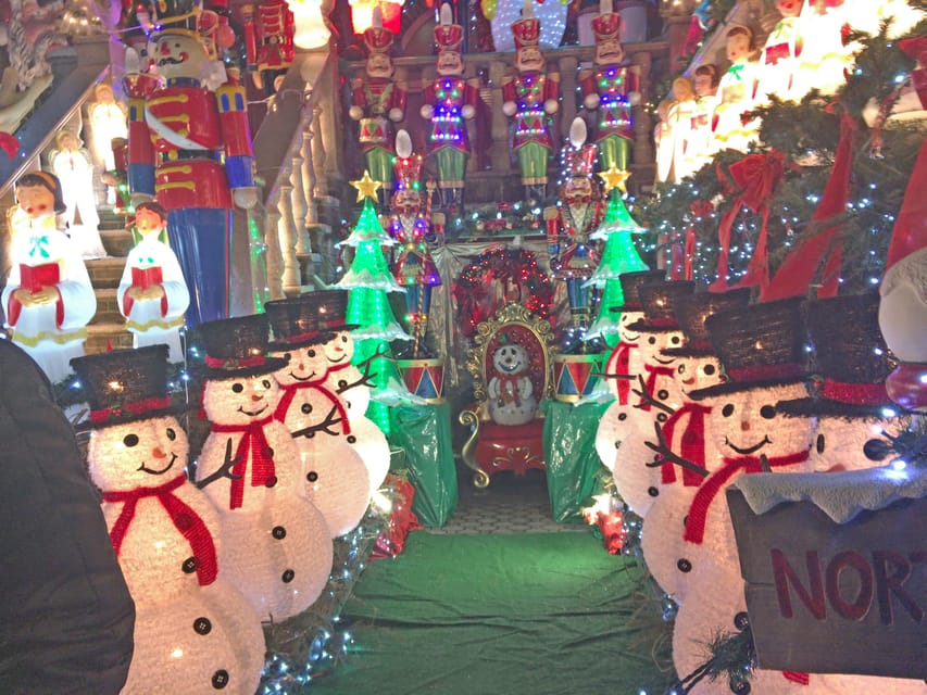 Brooklyn: 1.5-Hour Dyker Heights Christmas Lights Tour - Tour Experience