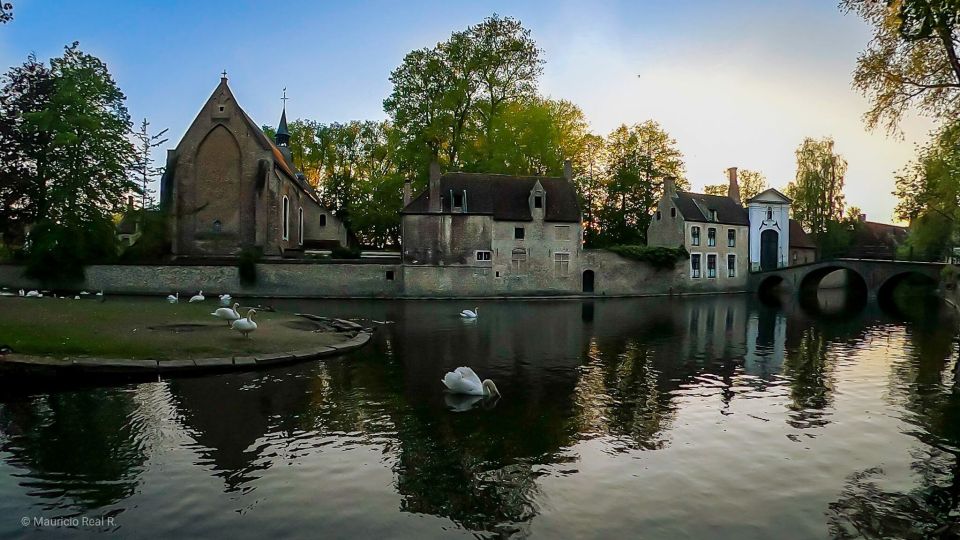 Bruges: Private Historical Highlights Walking Tour - Key Highlights of the Tour