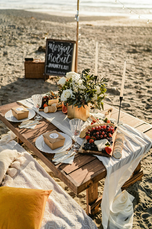 Cala Millor: Boho Beach Picnic - Picnic Setup and Inclusions