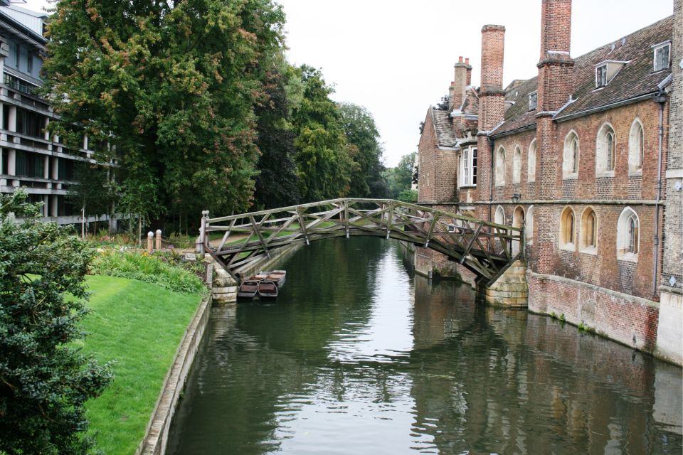 Cambridge: Discovery Walk & Reading Walking Tour - Experience Highlights