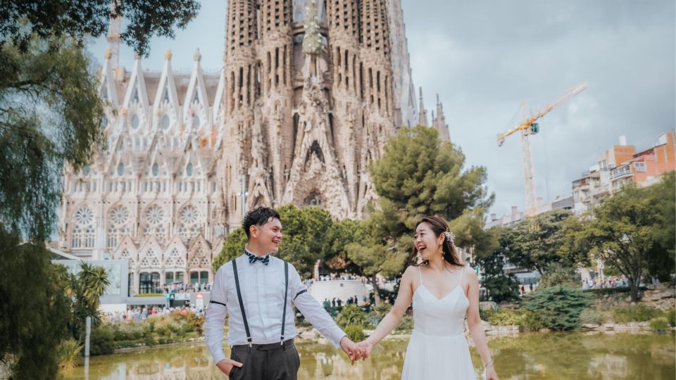 Capture Your Love Story in Sagrada Familia Barcelona - Experience Highlights