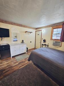 Cedar Wood Inn - Guest Reviews and Ratings