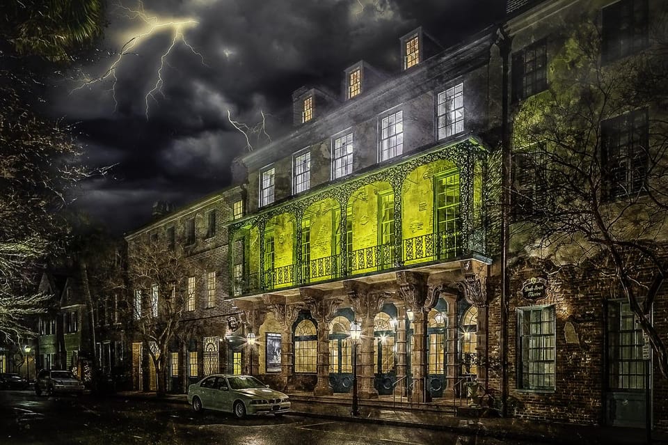 Charleston: Boos and Booze Haunted Pub Crawl Walking Tour - Participant Requirements