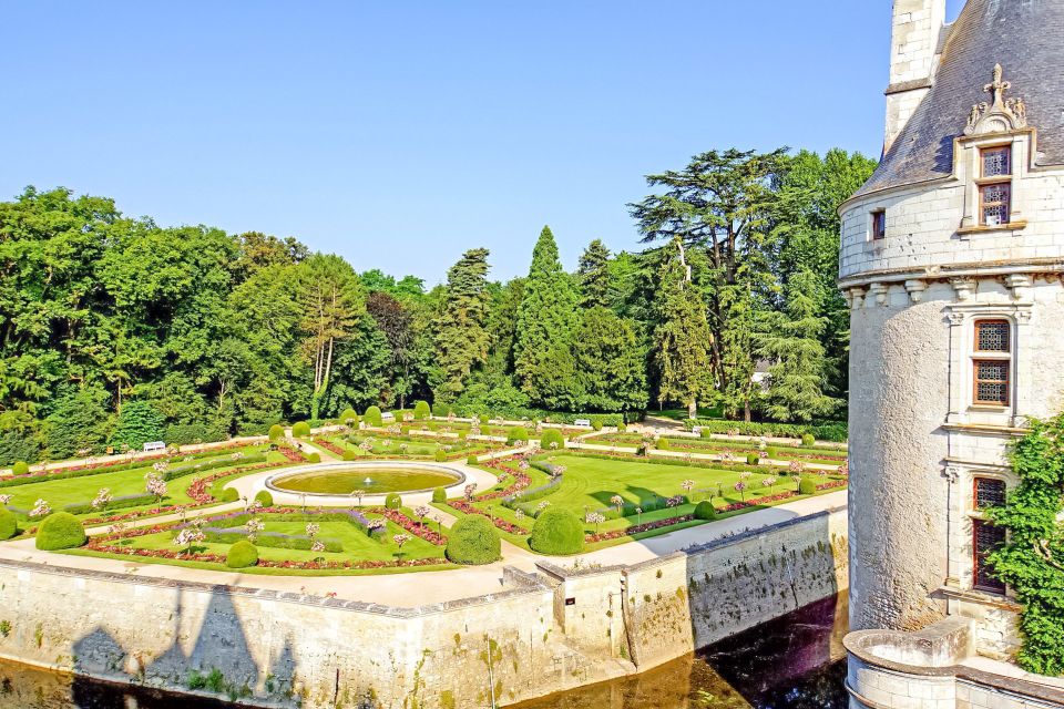 Chenonceau Castle: Private Guided Tour With Entry Ticket - Tour Highlights