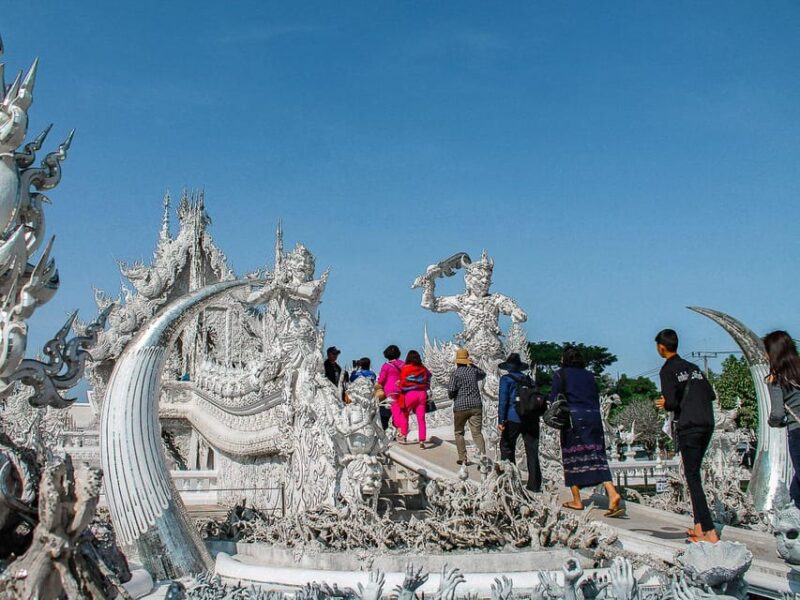 Chiang Rai: Main Temples With Portuguese Speaking Guide - Wat Rong Suea Ten (Blue Temple)