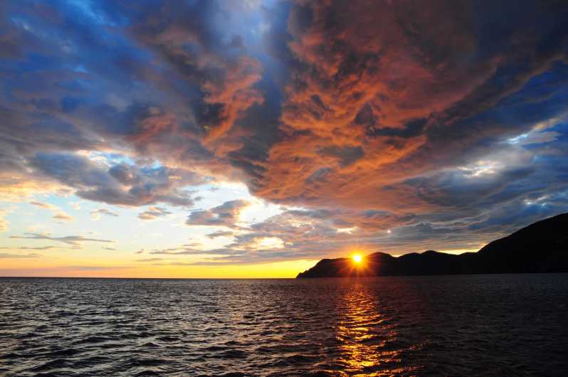 Cinque Terre: Sunset Cruise With Aperitif on Board - Itinerary Highlights