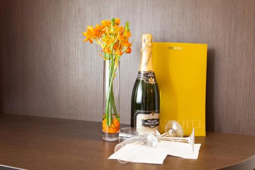 City Hotel Tilburg - Room Types and Amenities