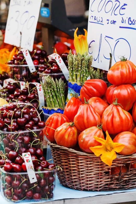 Civitavecchia: Market Tour and Meal at a Locals Home - Itinerary Highlights