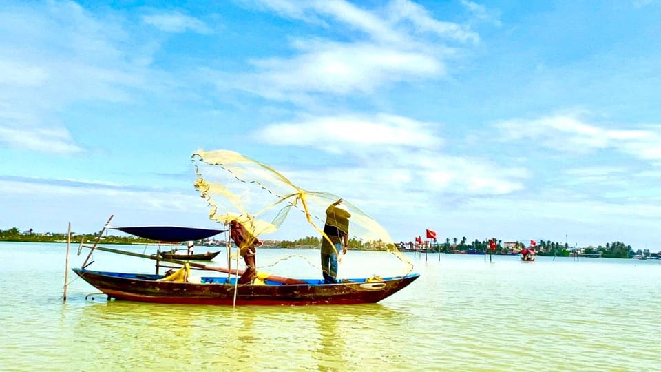 COCONUT JUNGLE BASKET BOAT, LANTERN MAKING From Danang/Họian - Itinerary Details