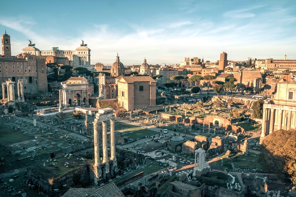 Colosseum, Roman Forum & More Walking Tour + 3D Experience - Unique Experience Features