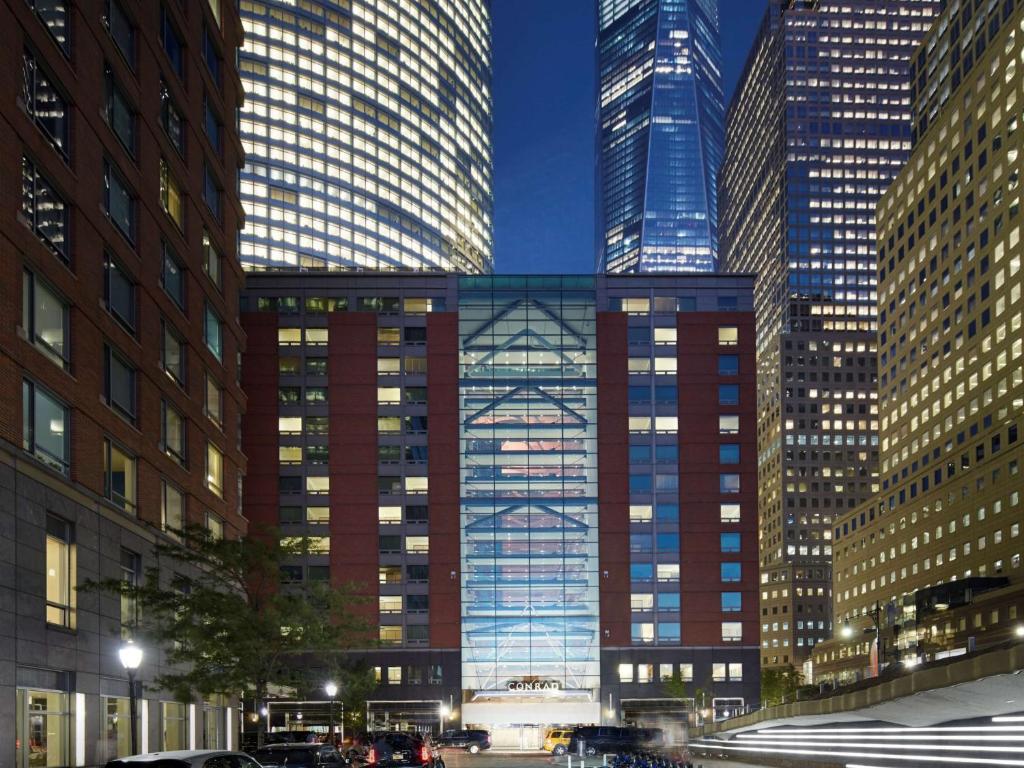 Conrad New York Downtown - Accommodations and Amenities