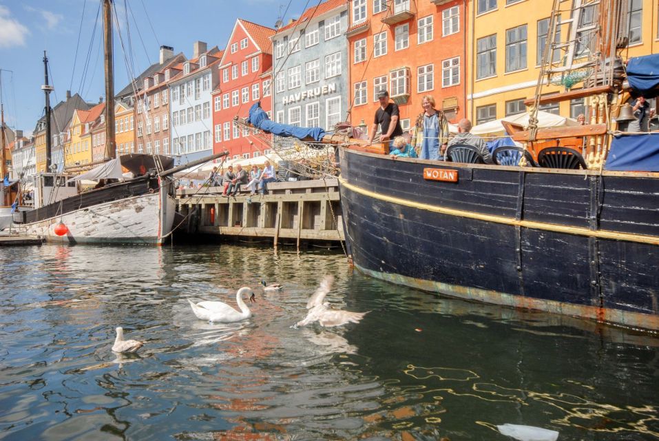 Copenhagen: 48-Hour Sightseeing Bus Ticket, 1-Hour Boat Tour - Tour Features