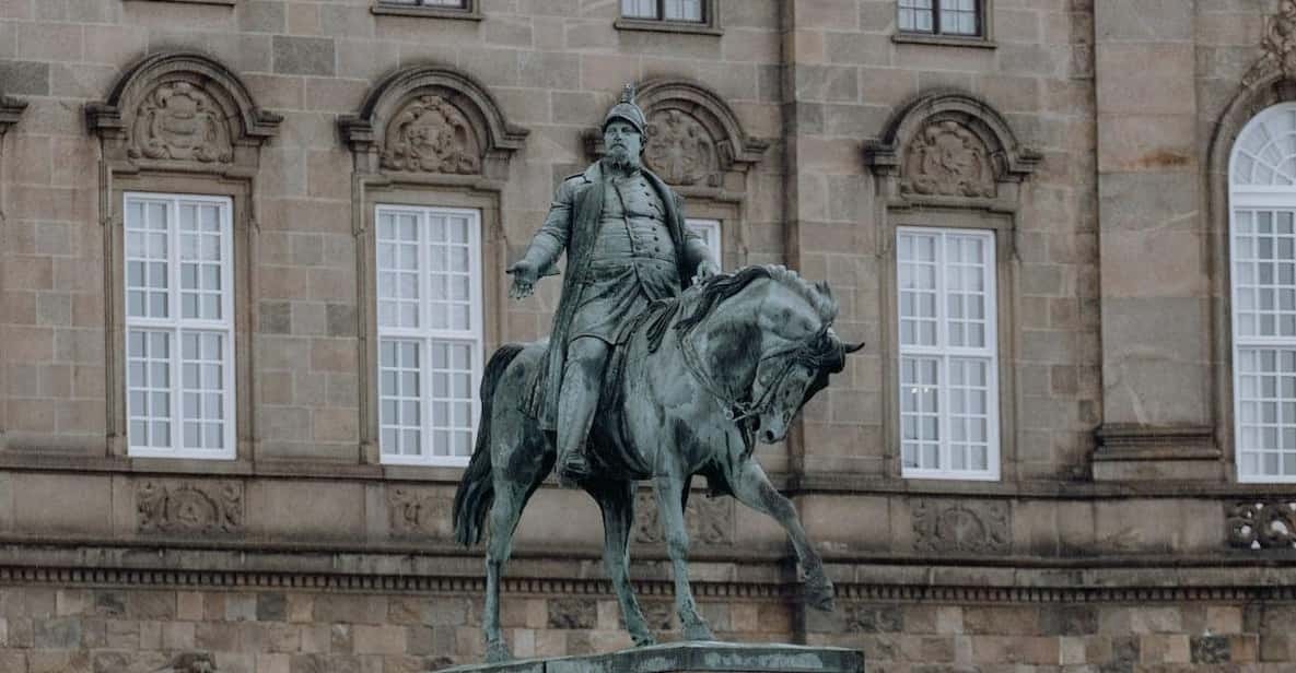 Copenhagen: Christiansborg Palace & Walking Tour in French - Duration and Itinerary