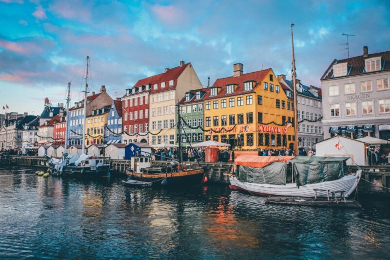 Copenhagen: Express Walk With a Local in 60 Minutes - Highlights of the Tour