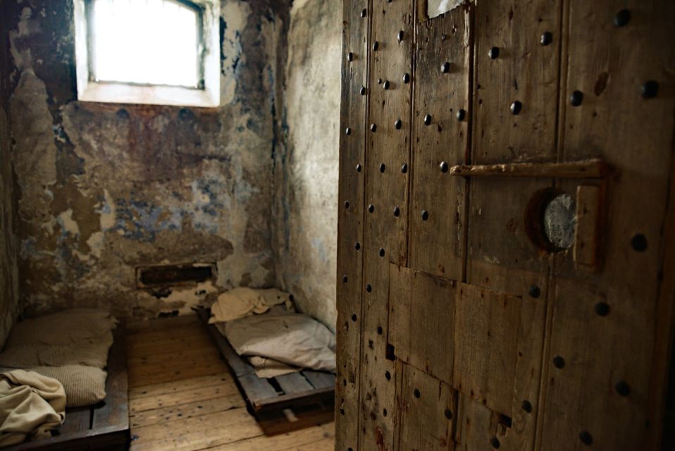 Cork: City Gaol Tour With Audio Guide - Architectural Highlights of Cork City Gaol