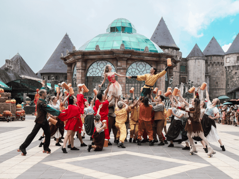 DA NANG: BA NA HILLS – GOLDEN BRIDGE FULL DAY TOUR - Fantasy Park Activities