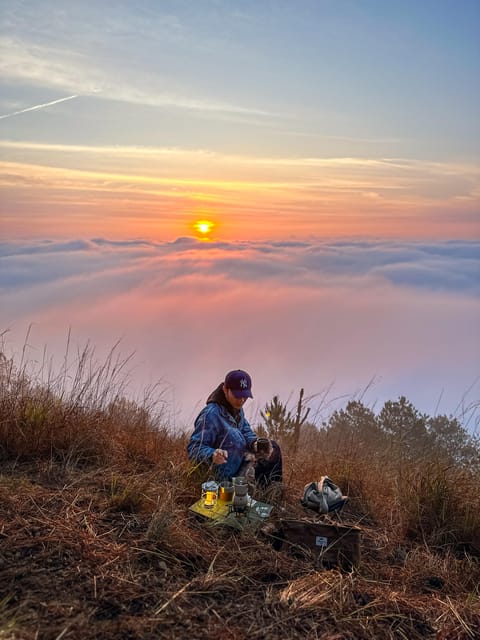 Dalat: Sunrise Mountain Hike Above Misty Valley & Breakfast - Itinerary and Experience