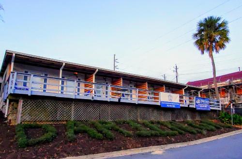 Darien Dockside Inn - Amenities and Facilities