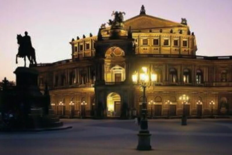 Dresden: Smile Tour With Prosecco - Key Experience Highlights