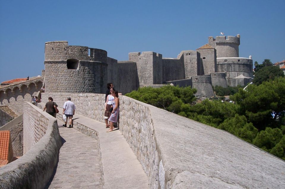 Dubrovnik: Old Town and City Walls Guided Walking Tour - Activity and Duration