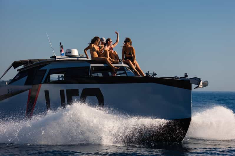 Dubrovnik: UFO - THE BOAT - Included Amenities