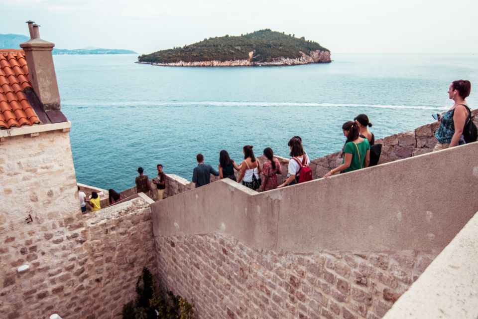 Dubrovnik: Walls and Wars Walking Tour - Meeting Point and Duration