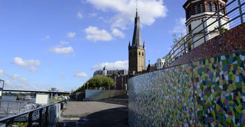 Düsseldorf: Guided Old Town Tour With Beer Break - Experience Highlights