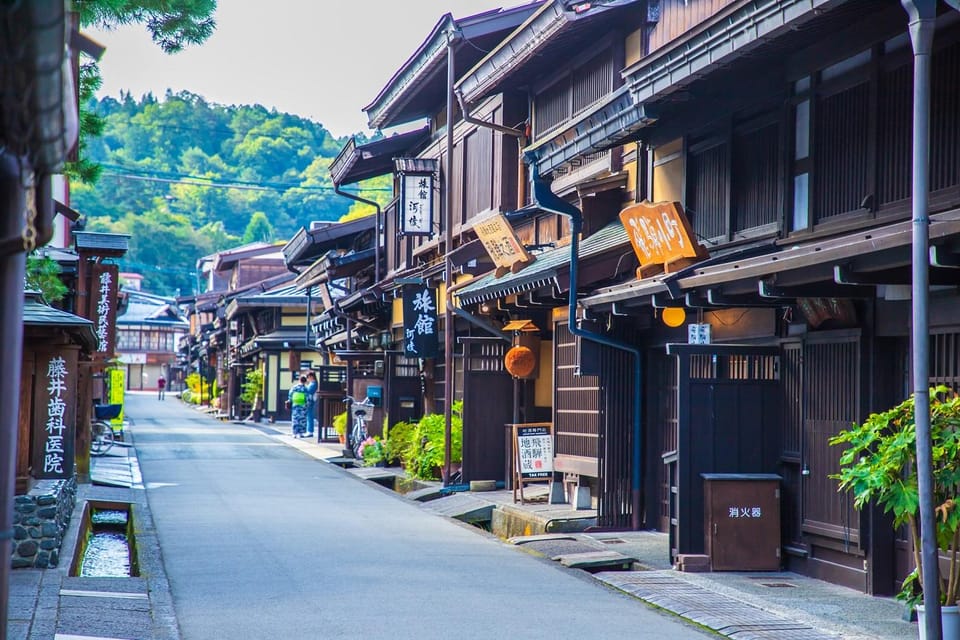 ◉One-Way Bus Transportation : From Kyoto to Takayama - Meeting Point and Schedule