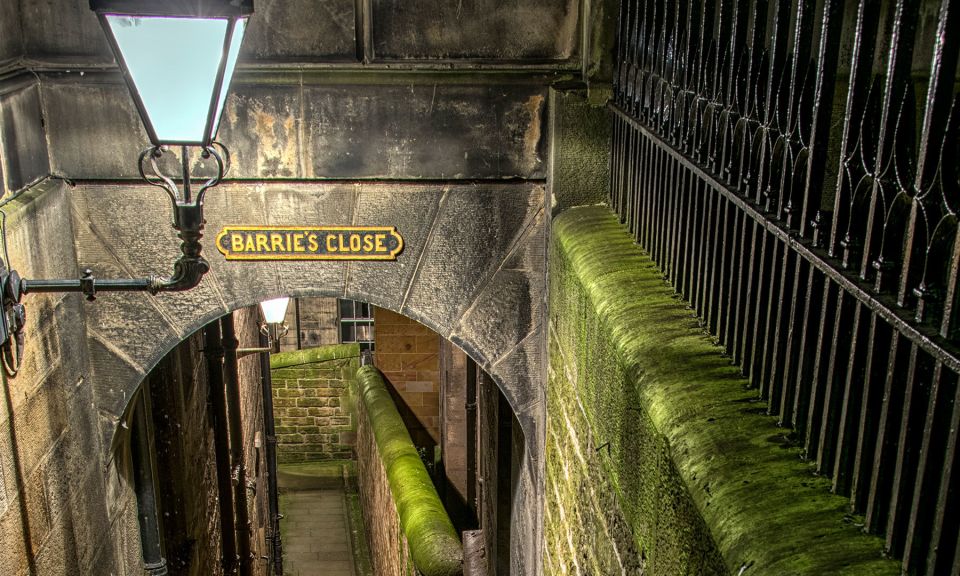 Edinburgh: 2-Hour Ghost Tour in Italian - Tour Details