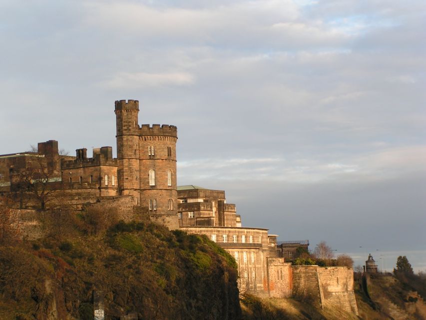 Edinburgh: Guided Tour in French - Meeting Point