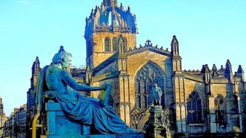 Edinburgh: Heart Of Old Town Private Walking Tour - Itinerary Highlights