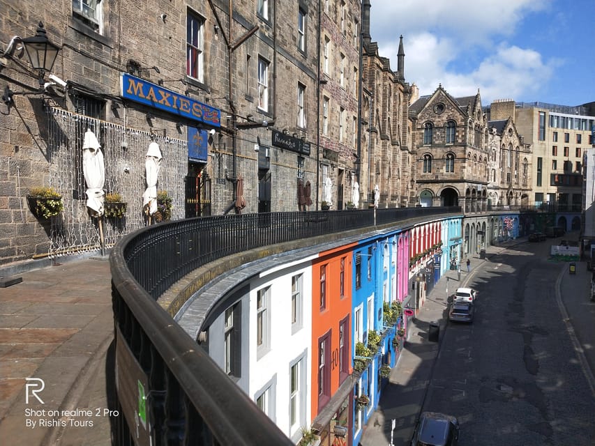 Edinburgh: Old Town Highlights Walking Tour - Experience Highlights