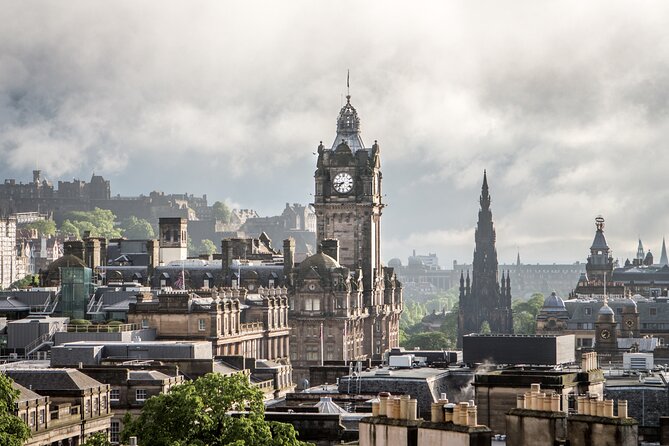 Edinburgh: Old Towns Highlights Walking Tour - Guides Expertise