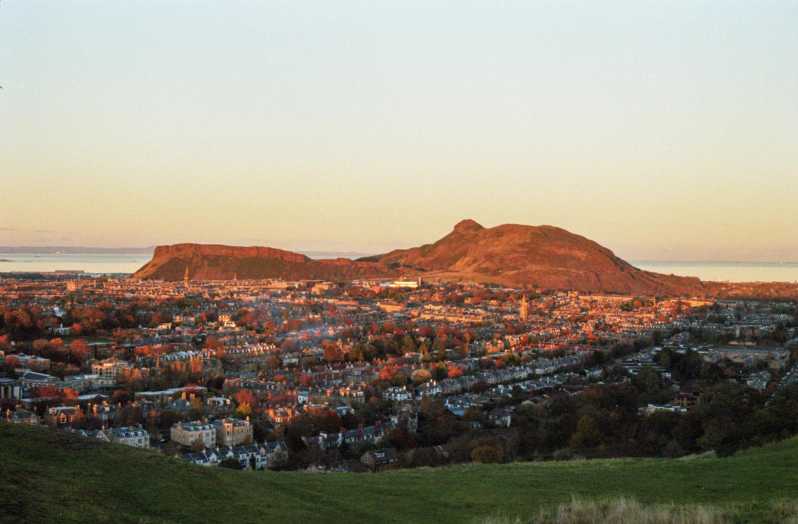 Edinburgh: Sunset Hike to Arthurs Seat With Local Guide - Meeting Point and Itinerary