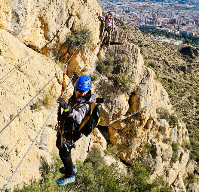 Elda: Bolón Ferrata, Record Zip Line. - Activities and Difficulty Levels