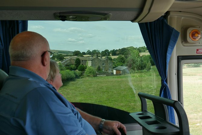 Emmerdale Classic Locations Bus Tour From Leeds - Highlights of the Tour