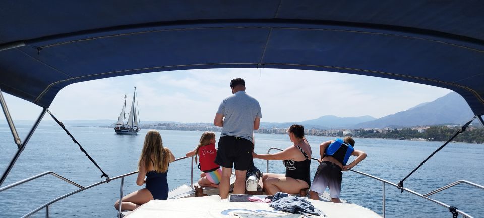 Estepona: Boat Trip Dolphin Search With Drink and Snacks - Experience Highlights