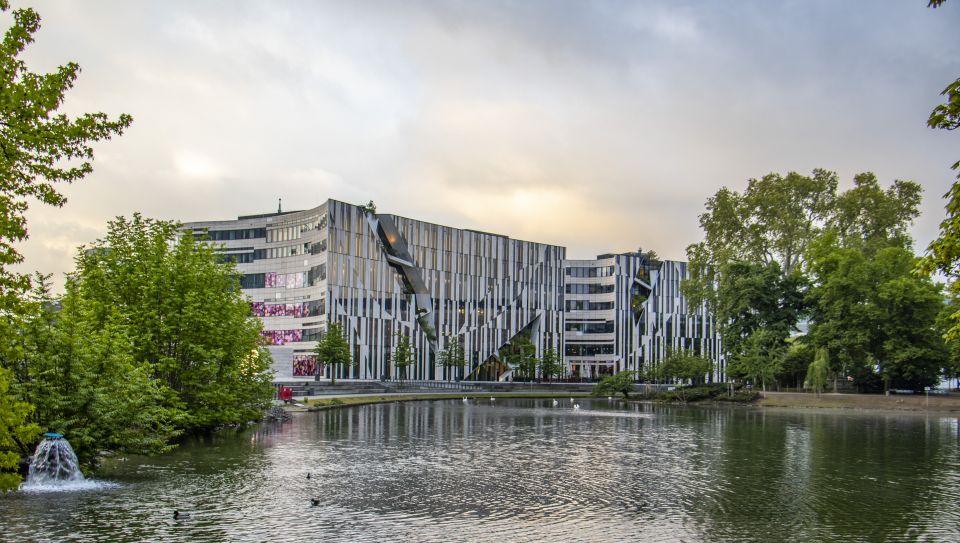 Explore the Best Intro Tour of Dusseldorf With a Local - Discover Historic Architecture