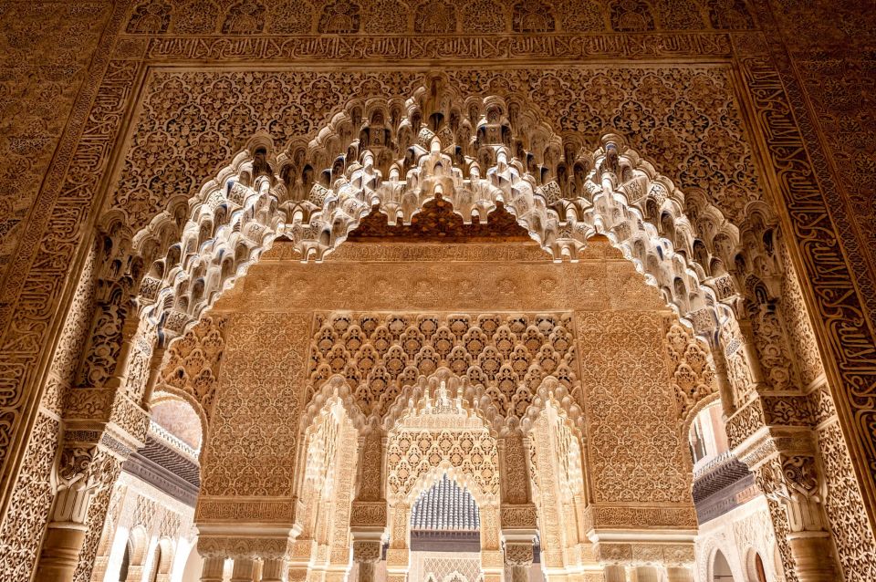 Fast-Track Alhambra & Nasrid Palaces Guided Tour - Experience Highlights