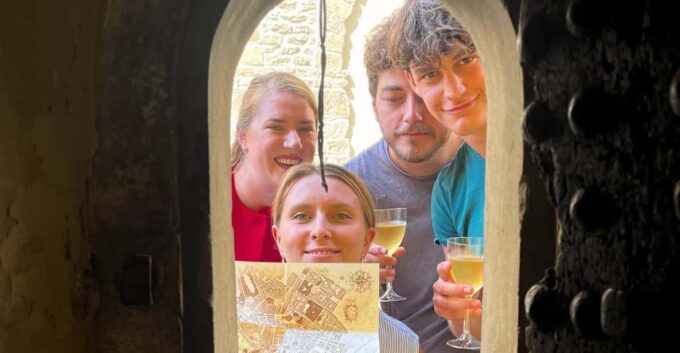 Florence: Mystery Walking Tour and Wine Tasting - Important Notes