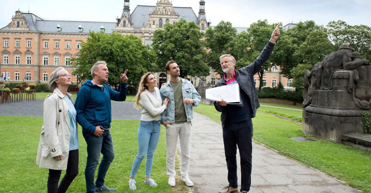 Frankfurt: Old Town Historical Walking Tour in German - Experience the Historical Tour