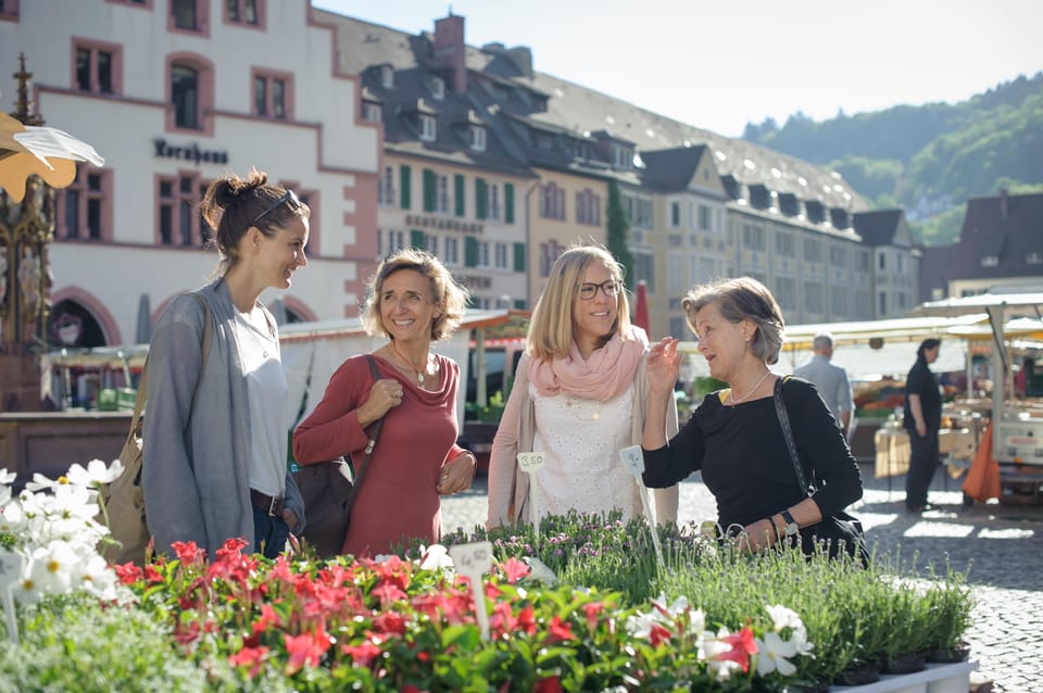 Freiburg: Tour With Regional Specialties at the Münster Market - Experience Highlights