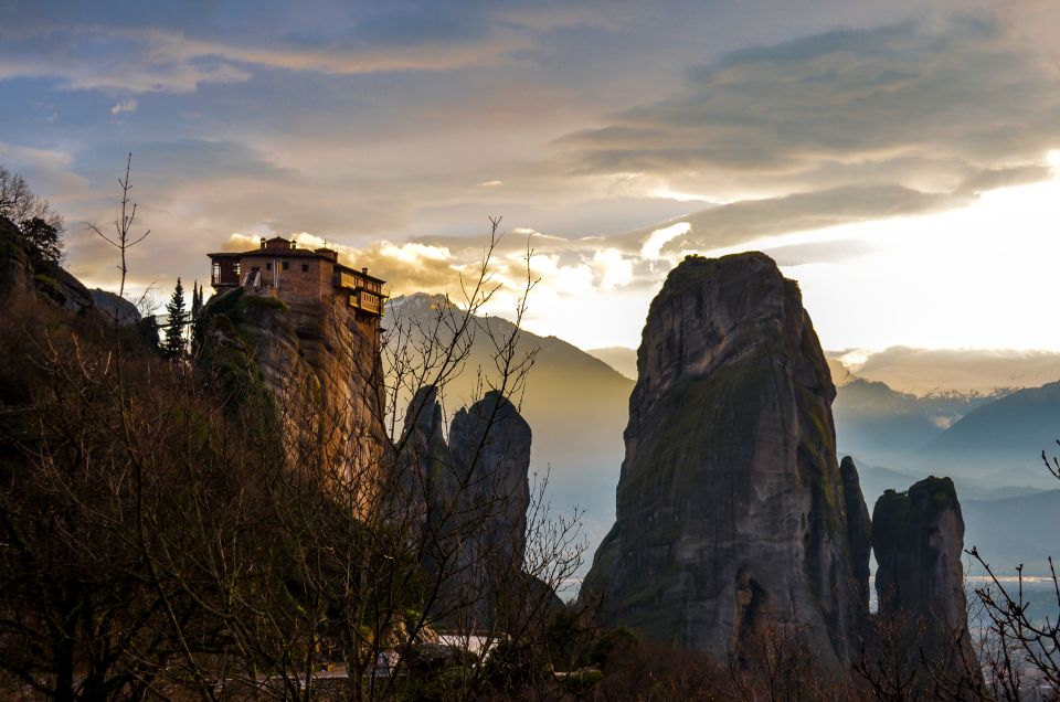 From Athens: Private Day-Tour to Meteora and Thermopylae - Itinerary Highlights