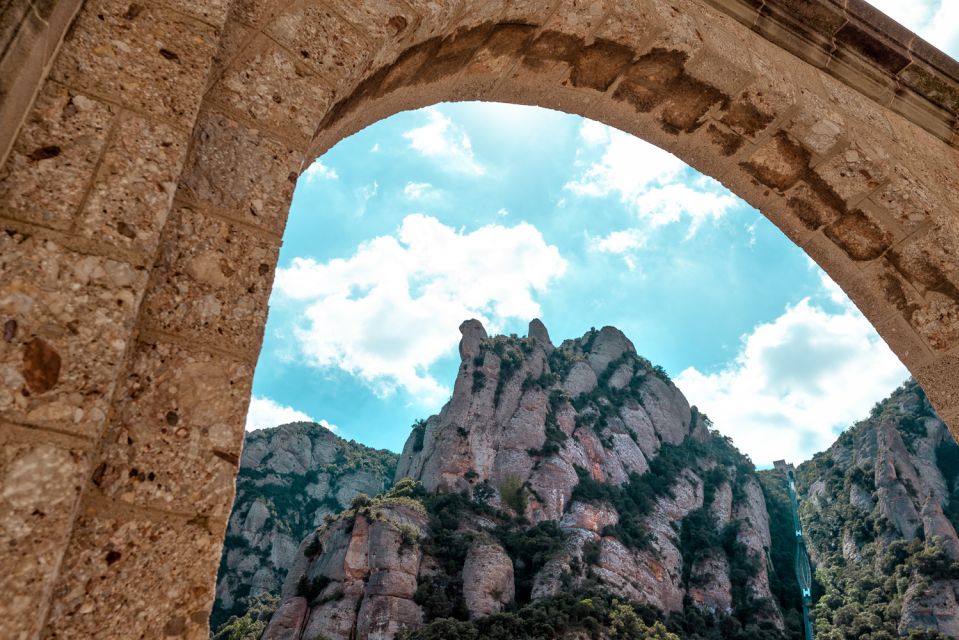 From Barcelona: Montserrat Guided Tour - Itinerary Details